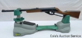 Daisy 95b lever action BB gun. In excellent condition.