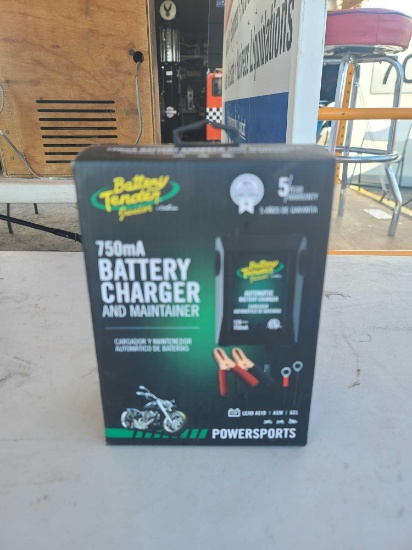 Battery tender junior brand new in box.