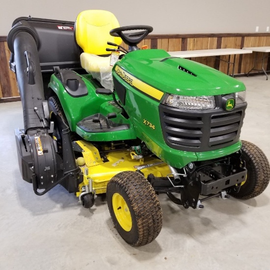 John Deere Lawn Tractor