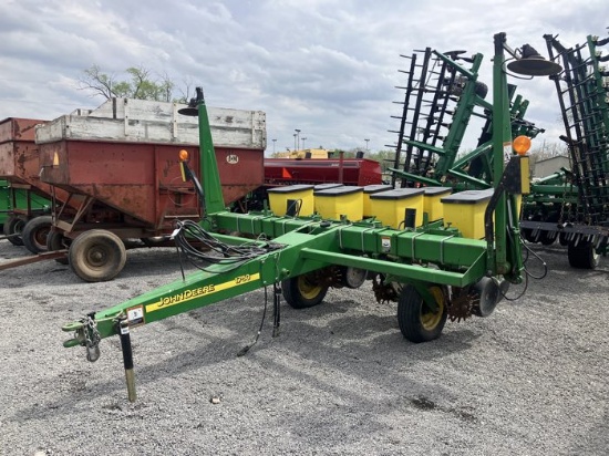 JD 1750 CORN PLANTER 4R30"