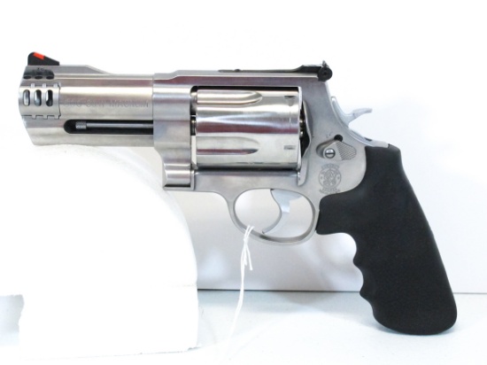 Smith and Wesson 500 Magnum Revolver