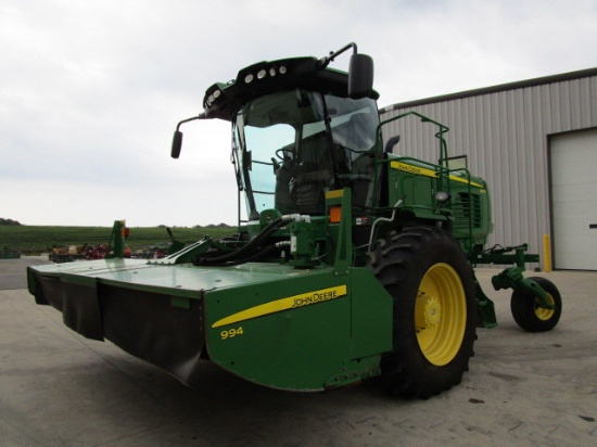 2014 JD W235 Self Propelled Discbine
