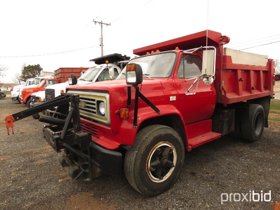 1983 CHEVROLET C70 GRAIN TRUCK W/ 10' DUMP BED, 6 LITER GAS ENGINE, 5 /2 TR