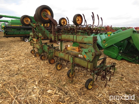 JD 85 12-ROW CULTIVATOR