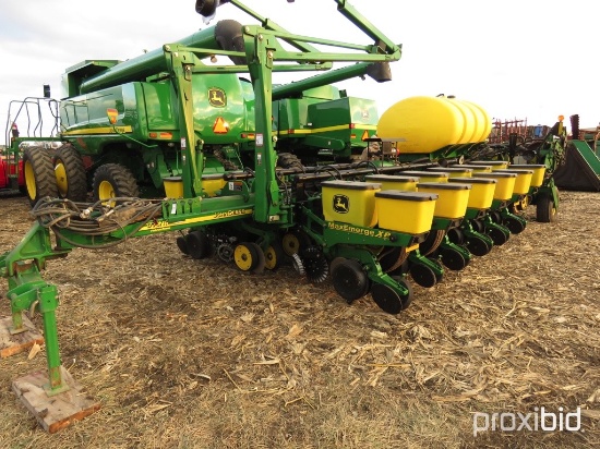 JD 1770NT 16X30 PLANTER, LIQUID FERT W/SINGLE DISK, NO TILL COULTERS, S/N A