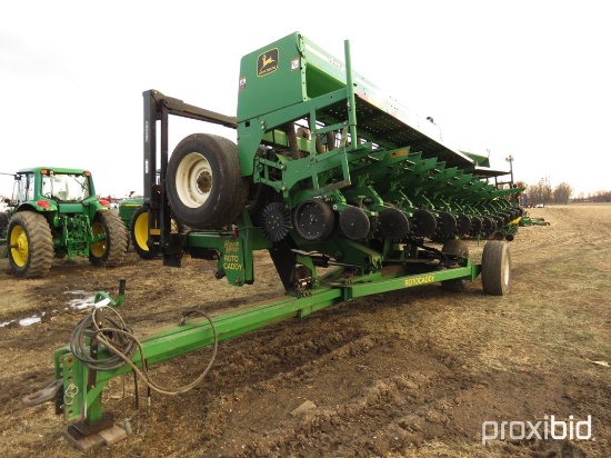 JD 1535 W/HOUCK HITCH, 24 ROW, 15” SPACING, AIR BAG DOWN PRESSURE MARKERS,