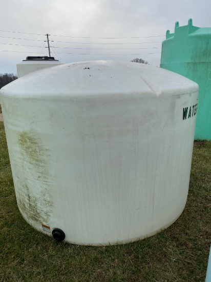 1500-GAL POLY TANKS