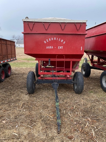 250 BU GRAVITY WAGON