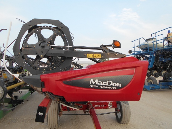 2014 MACDON FD75-5 FLEX DRAPER