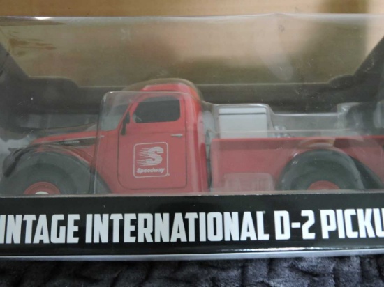 VINTAGE IH D-2 SPEEDWAY PICKUP - TOY