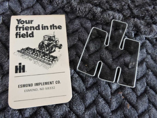 IH COOKIE CUTTER & POCKET NOTEBOOK ESMOND, ND