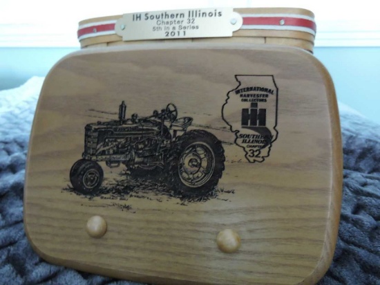 AMERICAN TRADITIONS BASKET CHAPTER 32 #5 IN SERIES