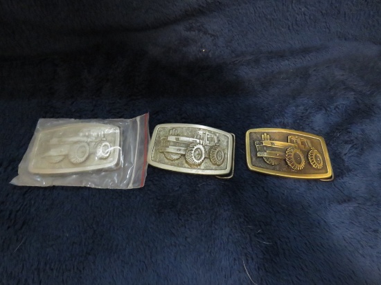 3 - 2+2 belt buckles (2 silver, 1 gold)