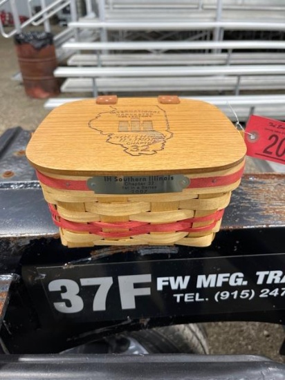 2007 LONGABERGER BASKET CHAPTER 32 1ST IN SERIES