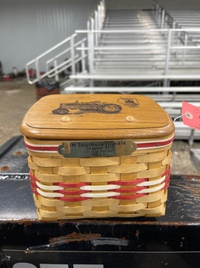 AMERICAN TRADITIONS BASKET CHAPTER 32 #5 IN SERIES