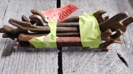 SET OF IH WRENCHES