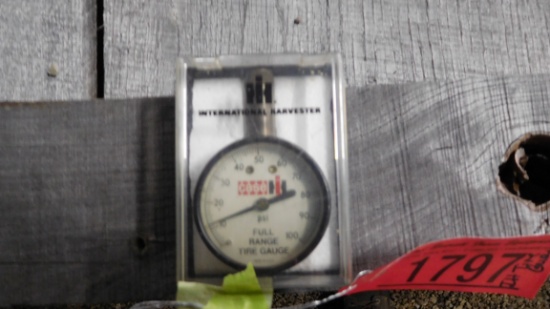 IH TIRE GUAGE