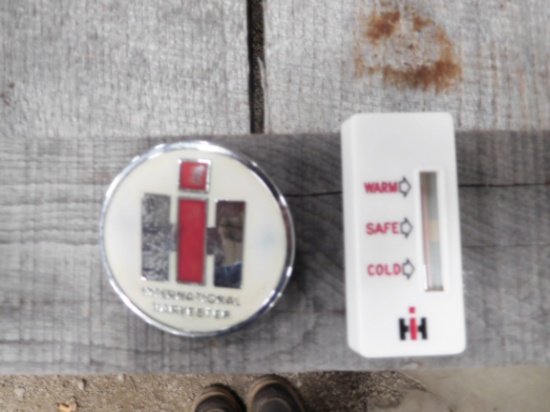 EMBLEM & TEMPERATURE GUAGE - IH FREEZER