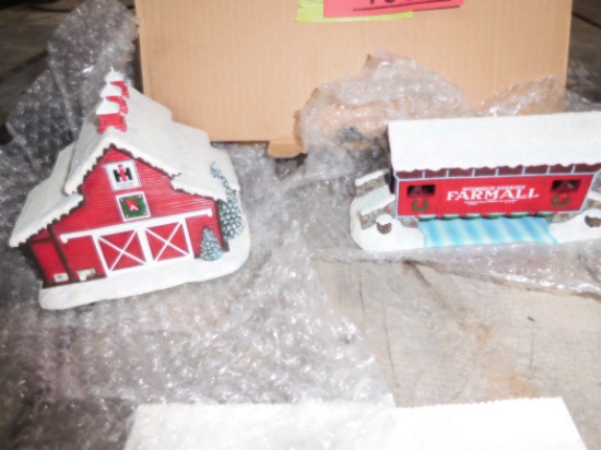 FARMALL BARN/TRACTOR CHRISTMAS DECO