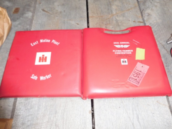 (2) IOWA CONVENTION SEAT CUSHIONS