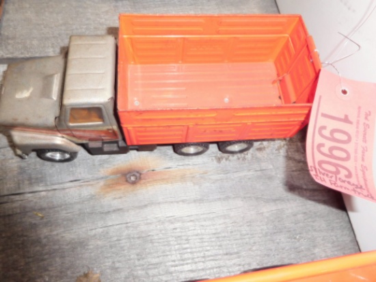 SILVER & ORANGE IH FARM TRUCK - TOY