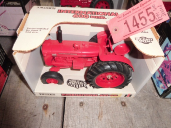 ERTL IH 600 DIESEL - TOY