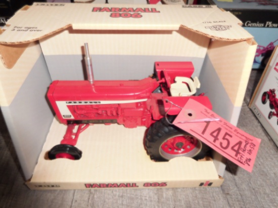 ERTL FARMALL 806, S/N 518, FEATURE TOY OF 1999 ROUND UP HOSTED BY MN CHAPTER 15