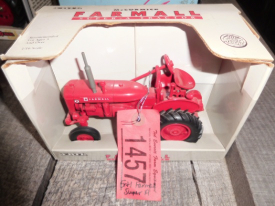 ERTL FARMALL SUPER A  - TOY