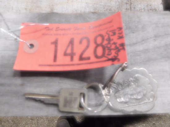 "SCOUT" KEYCHAIN W/ IH KEY