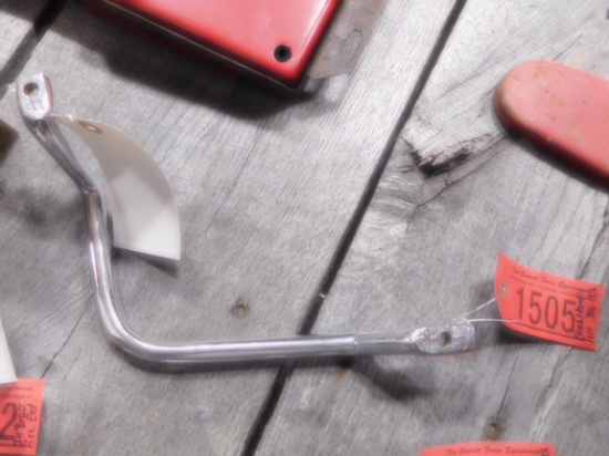 LEFT GRAB HANDLE FOR IH 706 - 806