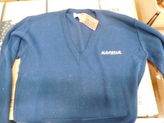 NAVISTAR SWEATER SIZE XL