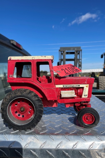 IH 1568 TOY