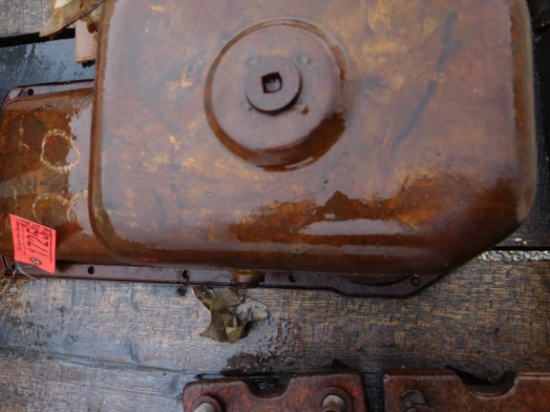 NOS FARMALL 304, 345 OR 396 OIL PAN