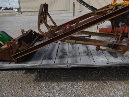 #32 IH SUPER C LOADER