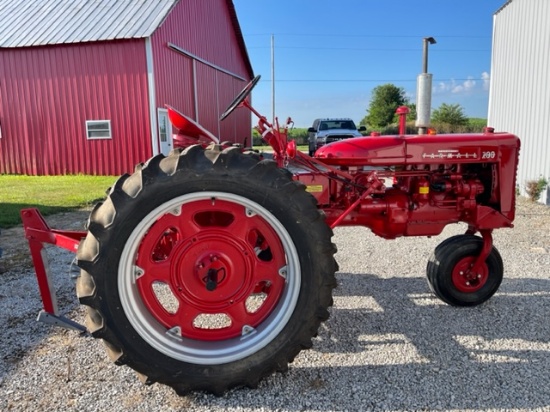 WILLIAM RUSSELL COLLECTOR TRACTOR AUCTION