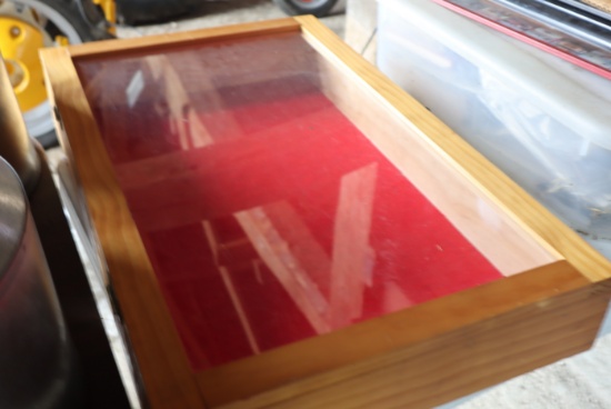 GLASS SHOW CASE