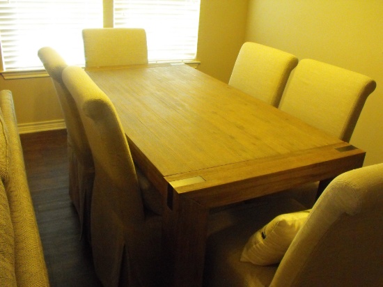 Dining Room Table w/ 6 Matching Chairs