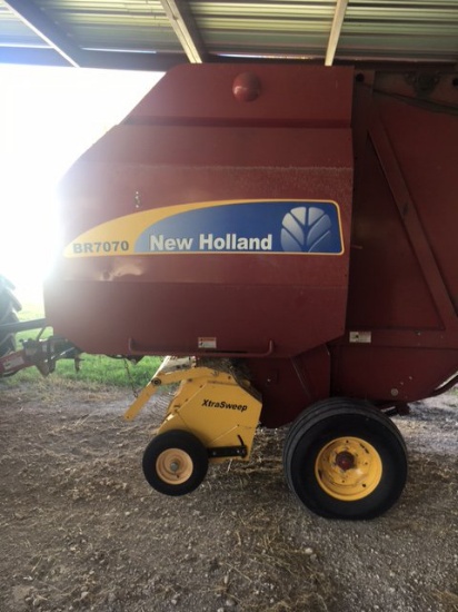 New Holland BR 7070 Surface Wrap Round Baler