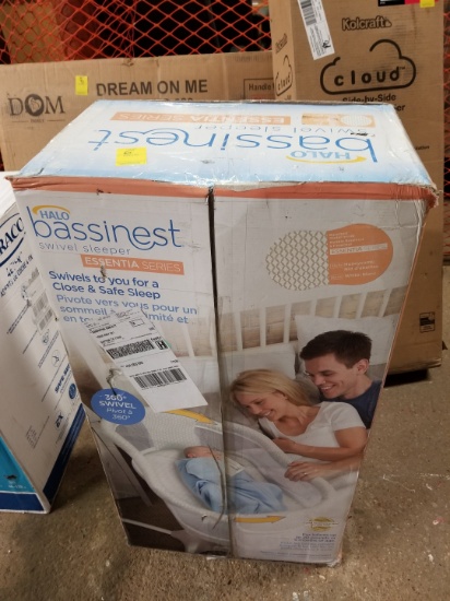 HALO Bassinet Swivel Sleeper Essential Series