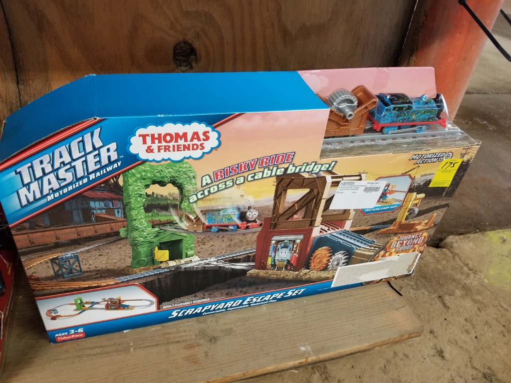 thomas and friends scrapyard escape set