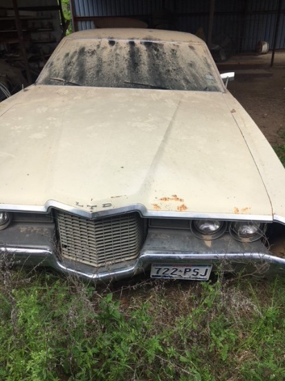 Ford Ltd 1972 2 Door Car With 429