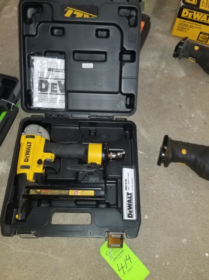 Dewalt 16 Gauge Finishing Stapler