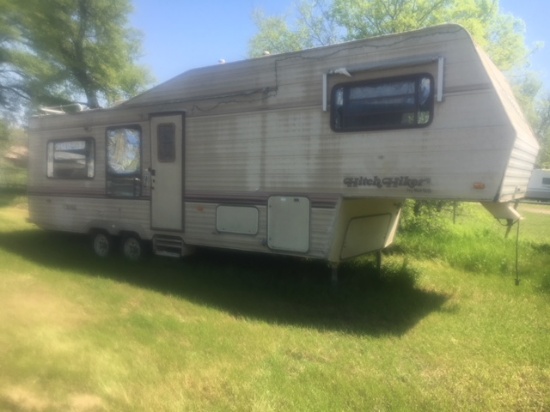 Hitch Hiker Nuwa Fifth Wheel Camper Tx Plate 531-z5a, Sold With No Title
