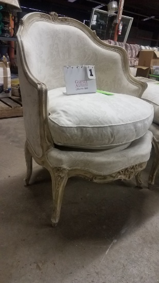 French Bergere Chair Has 5 Legs