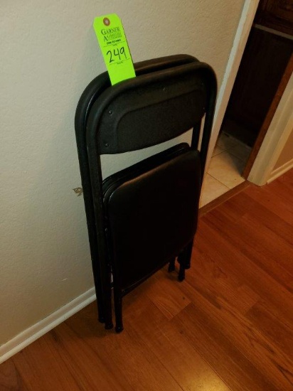 2 Folding Chairs