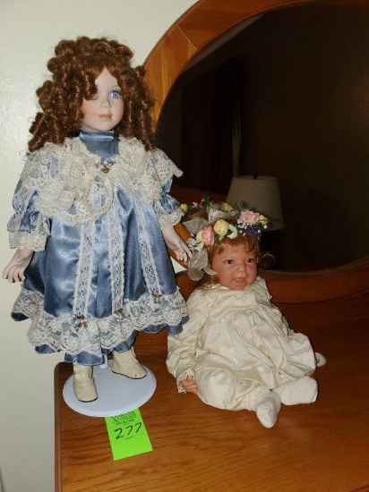 2 Dolls