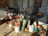 Contents Corner & Closet of Carport