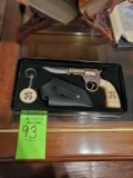 Bill Hickok Collector Pistol Knife in Case