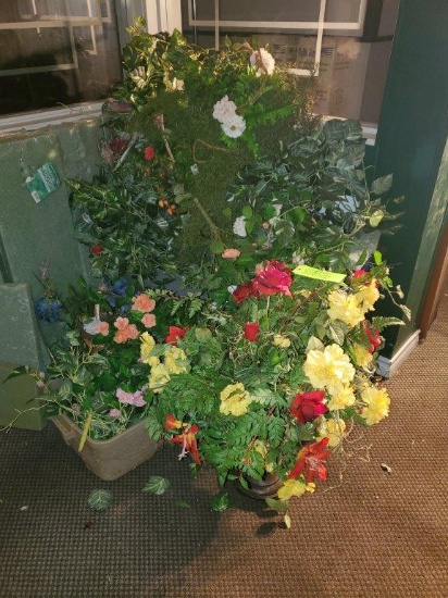 Lot Artificial Flowers & Greenery