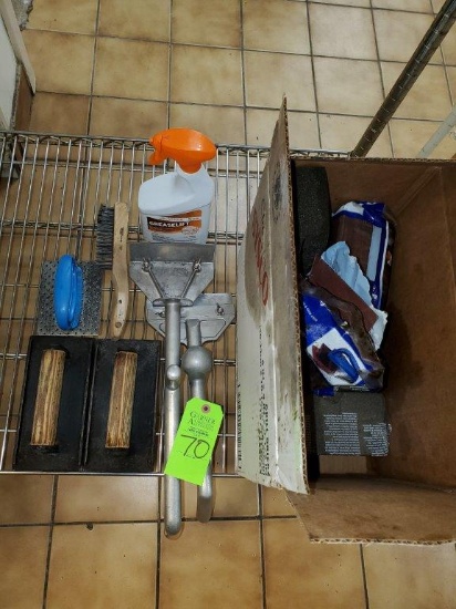 Cleaning Utensils